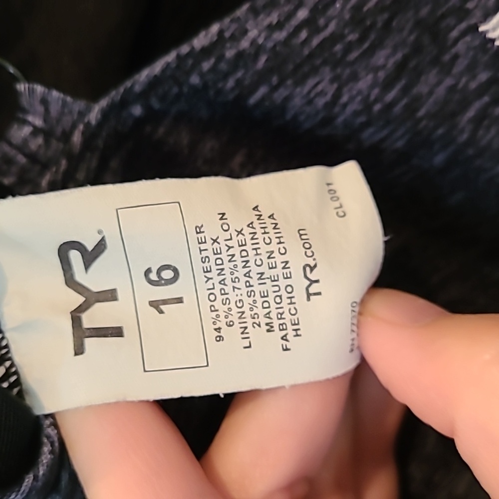 TYR Swimsuit - Picture 3 of 3